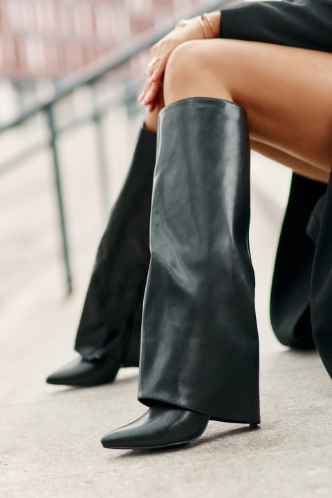 Warm Heeled Boots with Rolled Shaft Black Tamonia