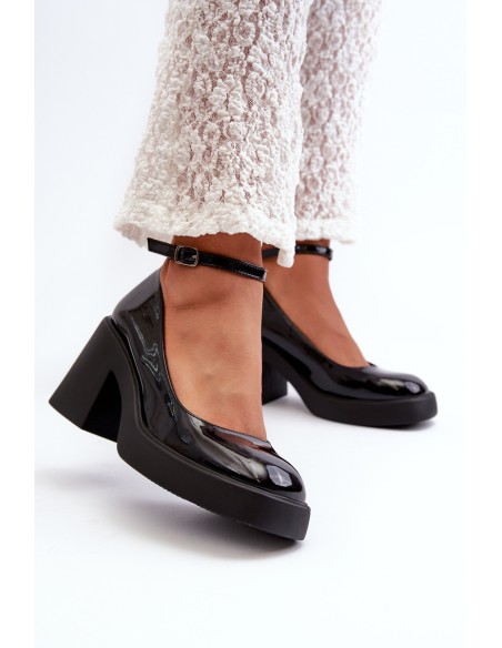 Black Patent Leather Pumps on Chunky Heel by Effiba