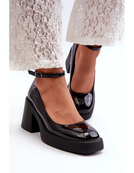 Black Patent Leather Pumps on Chunky Heel by Effiba