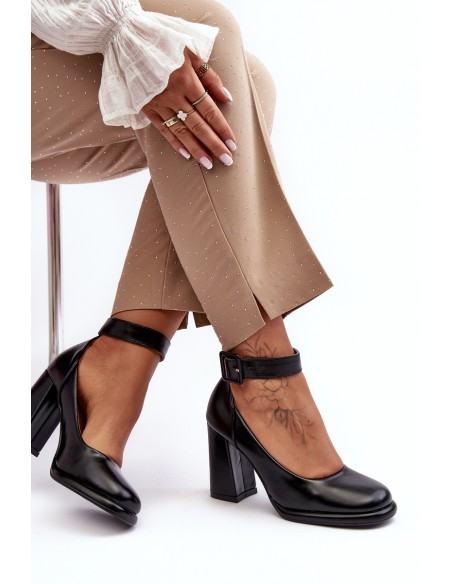 Heeled Sandals with Buckle Black Idovana