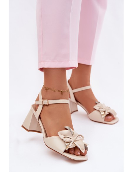 Women's Block Heel Sandals With Decorative Flower Vinceza 20283 Beige