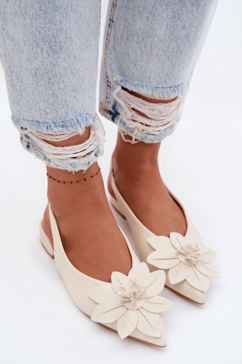 Women's Flat Heel Sandals With Decorative Flower Jasnobeżowe Telivette