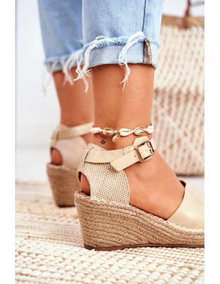 Sandals On A Braided Wedge Gold Maritta