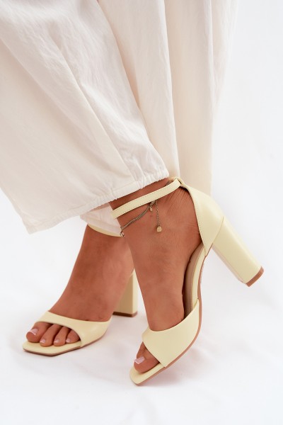 Women's Block Heel Sandals In Faux Leather Yellow Melvra
