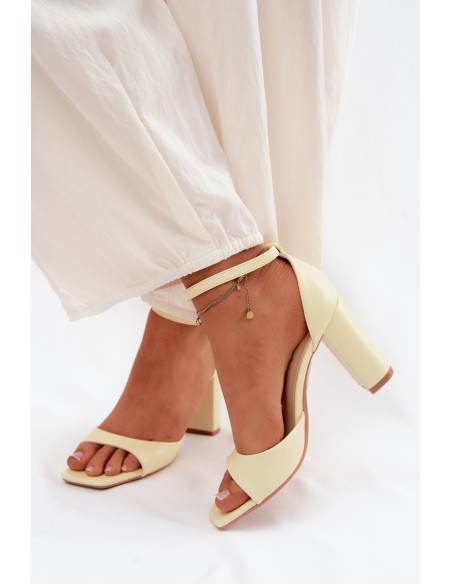 Women's Block Heel Sandals In Faux Leather Yellow Melvra