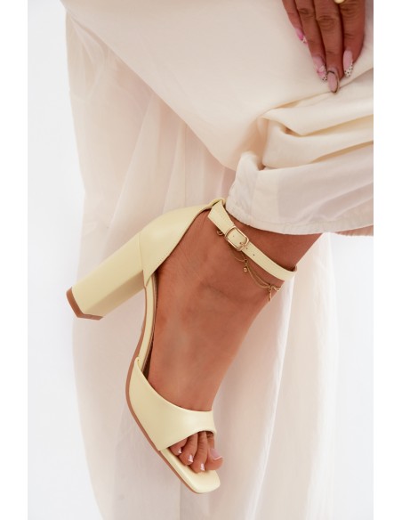 Women's Block Heel Sandals In Faux Leather Yellow Melvra