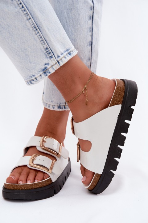 Lacquered Women's Flat Sandals With Gold Clips Lee Cooper LCW-26-35-4460L White