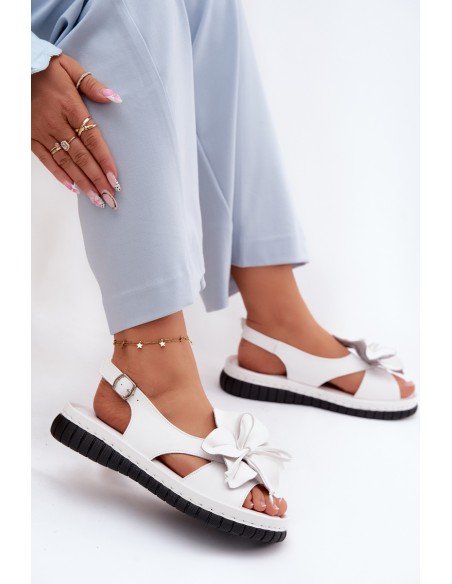 Leather Women's Sandals With Decorative Flower Vinceza 66917 White