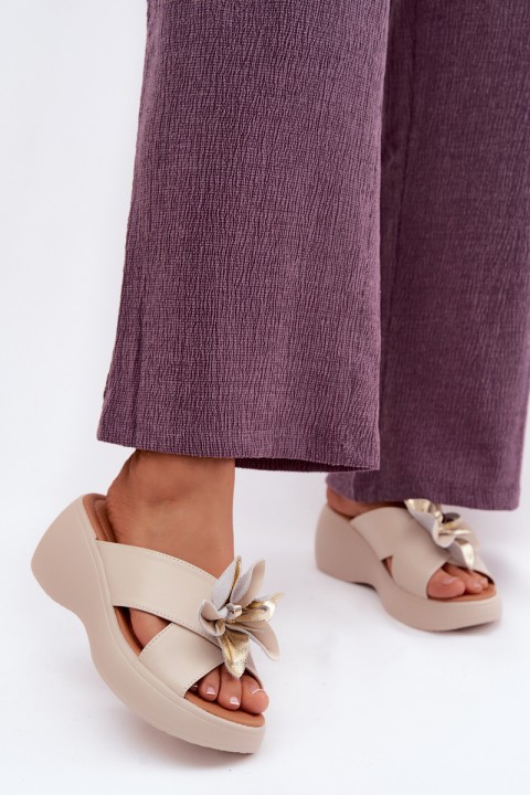 Leather Platform Sandals With Decorative Flower Vinceza 41511 Beige