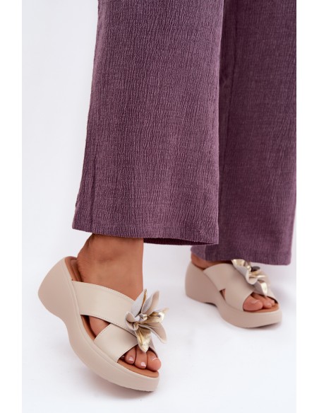 Leather Platform Sandals With Decorative Flower Vinceza 41511 Beige