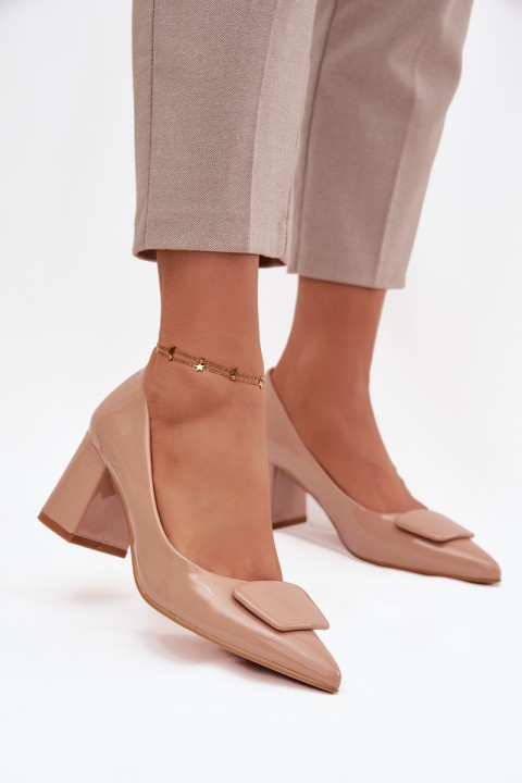Patent leather pumps on heel with decoration Nude Isoline