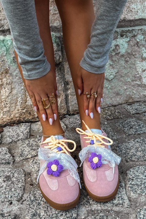 Women's Sneakers With Decorative Flower And Ribbon Pink Coastelle