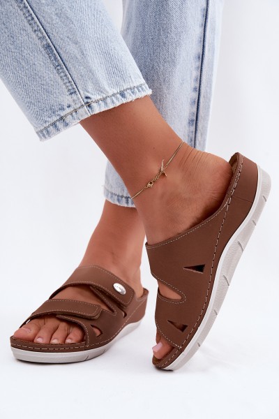 Leather Women's Slip-ons With Velcro Inblu OE0001GU Brown
