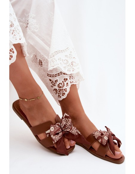 Women's Flat Heeled Slip-Ons With Bow Camel Caprissa