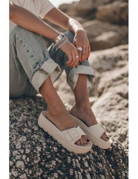 Women's Foam Platform Slides With Buckle Beige Caramel