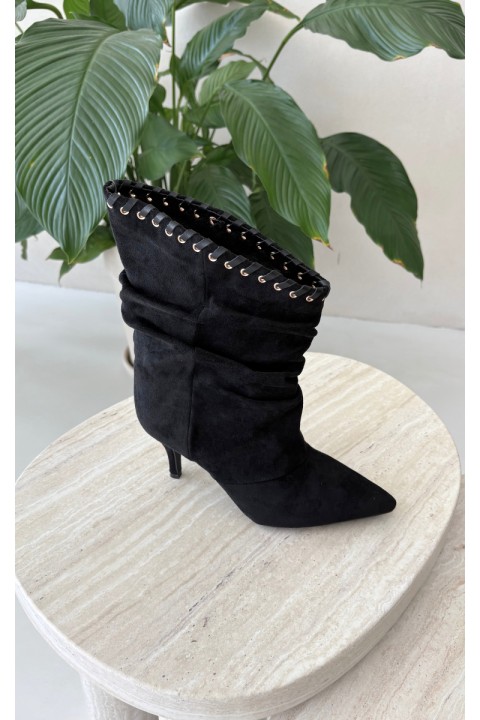 Women's Wrinkled Black Heeled Ankle Boots Herella