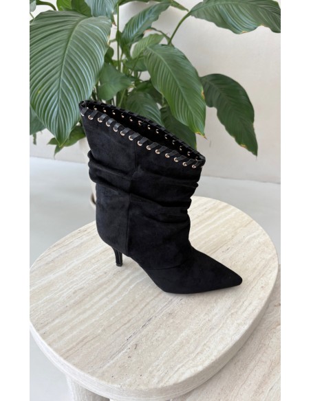 Women's Wrinkled Black Heeled Ankle Boots Herella
