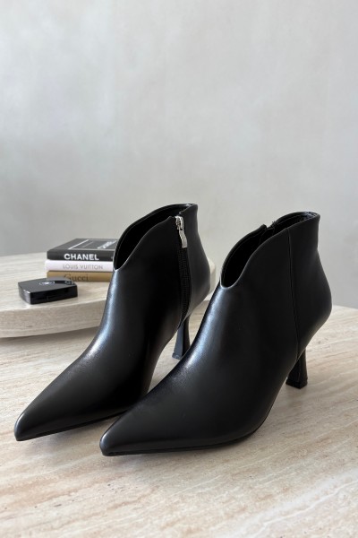 Women's Slim Heel Ankle Boots With Pointed Toe Black Bessia