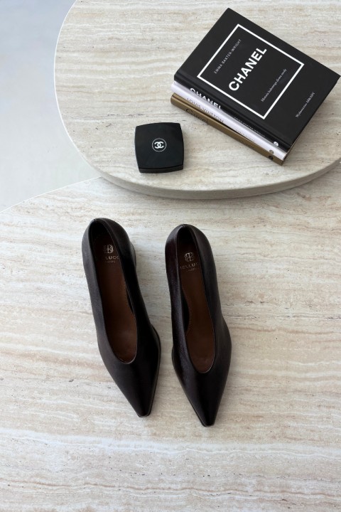 Pointed Toe Heels on Block Heels Eco Leather Dark Brown Lavisa
