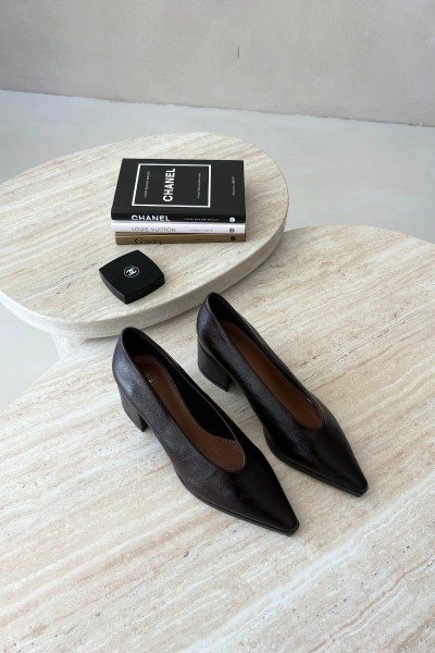 Pointed Toe Heels on Block Heels Eco Leather Dark Brown Lavisa 2