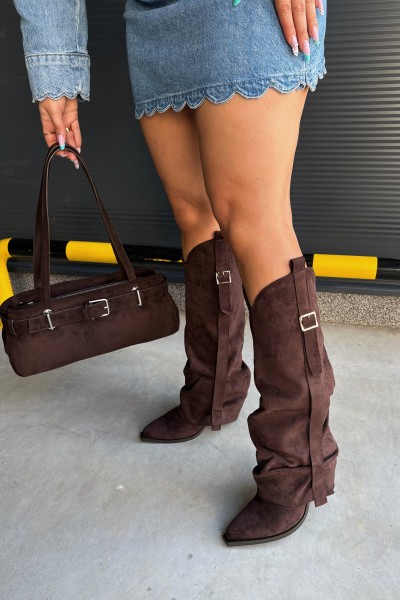 Women's Block Heel Boots With Curved Shaft With Ruffles And Buckles Caster