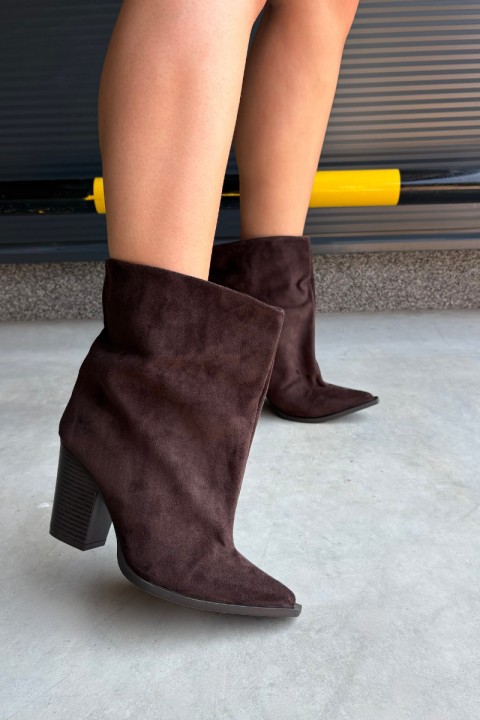 Women's Block Heel Ankle Boots With Pointed Toe Chocolate Hileta