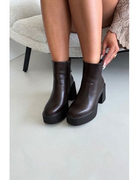Insulated Ankle Boots with Heel and Platform in Chocolate Brown Lurela