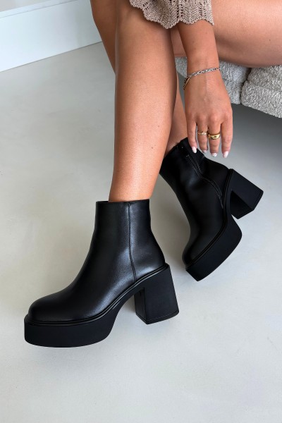 Women's Black Insulated Ankle Boots with Heel and Platform Lurela 2