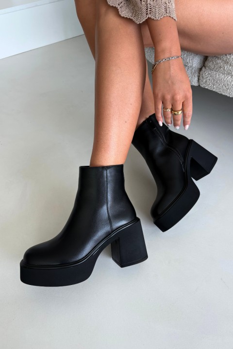 Women's Black Insulated Ankle Boots with Heel and Platform Lurela
