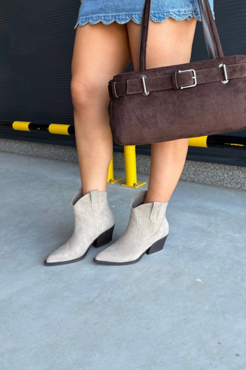 Women's Slip-On Cowboy Ankle Boots Made of Natural Suede Light Beige Beretta